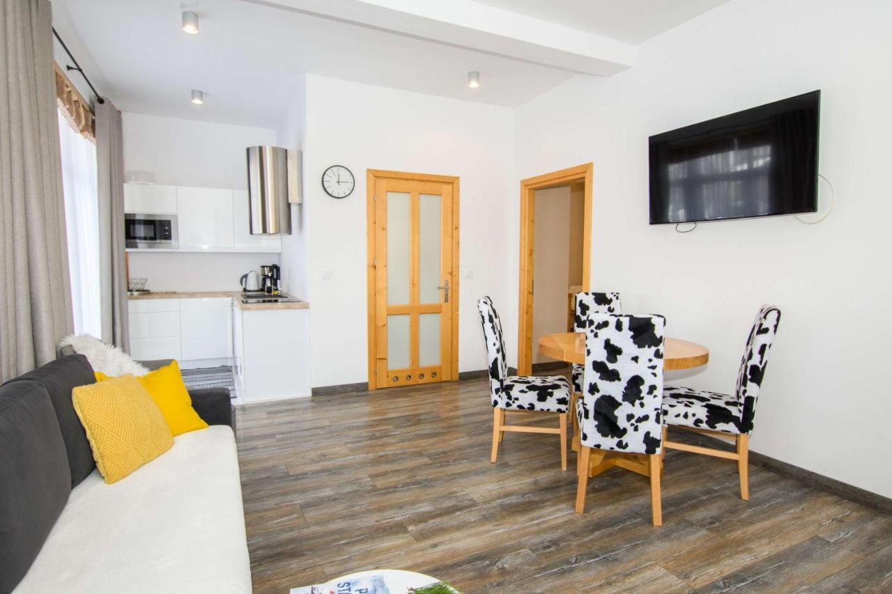 Siuster: Mountain View With Convenient Thermal Access Apartment *