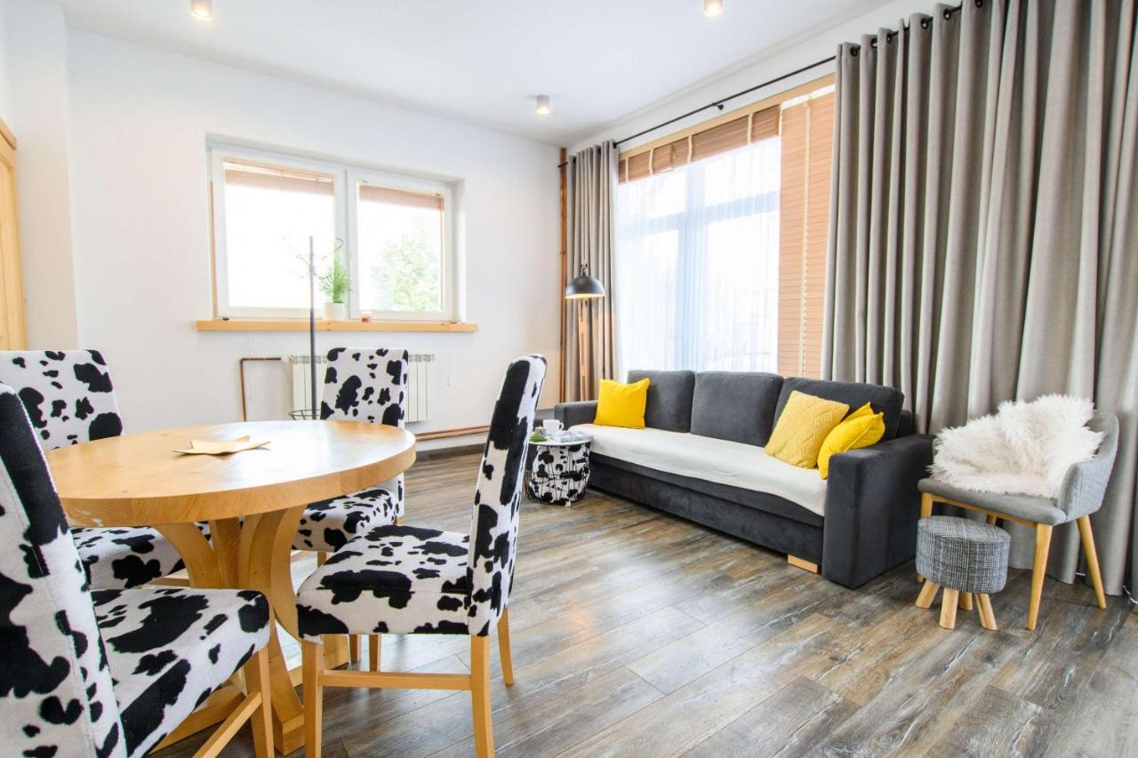Siuster: Mountain View With Convenient Thermal Access Apartment *